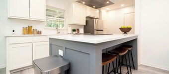 Stylish 5-Star Longview Stay: 3BR, Game Room & Smart TVs for 6–8 Guests