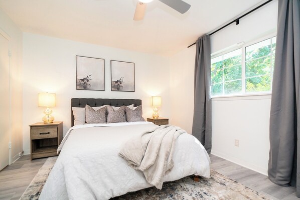 3 bedrooms, iron/ironing board, WiFi, bed sheets