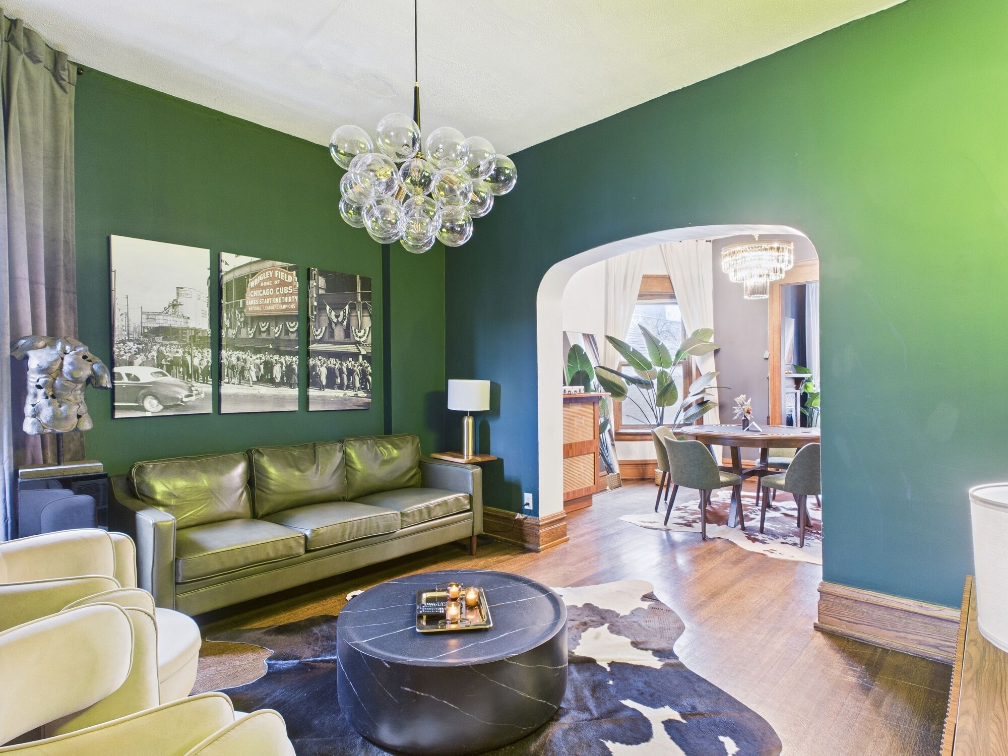 TV connectée, cheminée, espaces bureaux