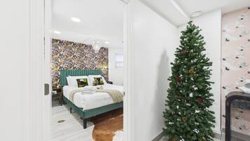 2 bedrooms, iron/ironing board, travel crib, free WiFi