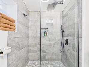 Hair dryer, towels - Elite high style 2BR Art Deco sanctuary. (Chicago)