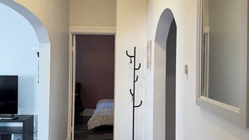 1 室のベッドルーム、WiFi、ベッドシーツ