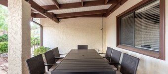 Canyon Glow Getaway – 2BR Near Trails & Shops