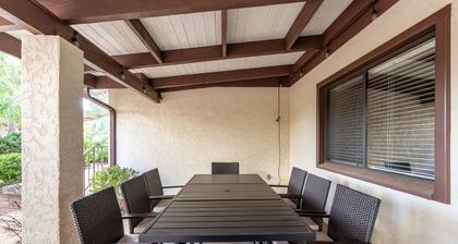 Canyon Glow Getaway – 2BR Near Trails & Shops