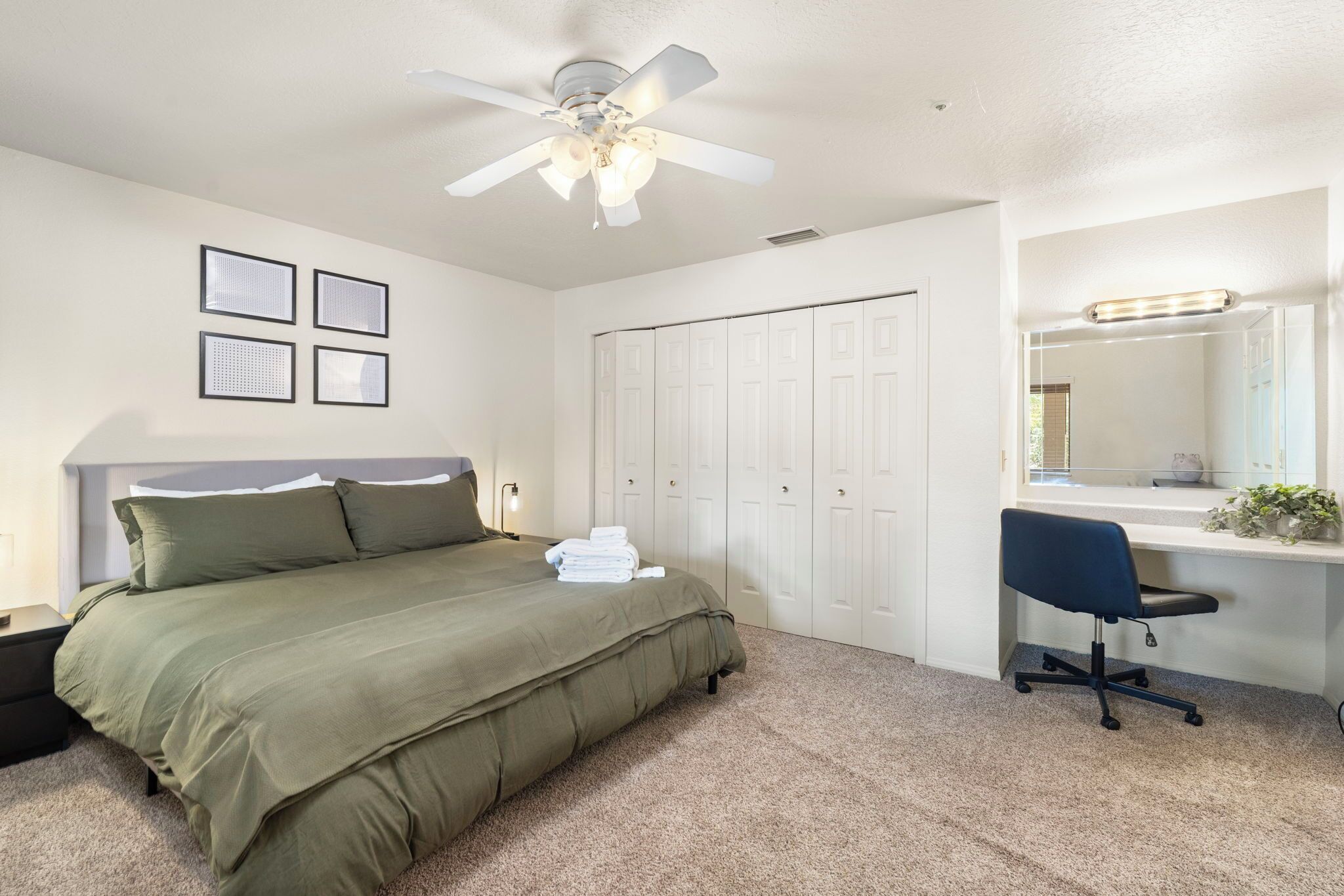 2 bedrooms, iron/ironing board, WiFi (free), bed sheets
