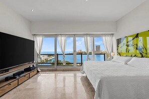 5 Schlafzimmer, Zimmersafe, Bügeleisen/Bügelbrett, Reisekinderbett