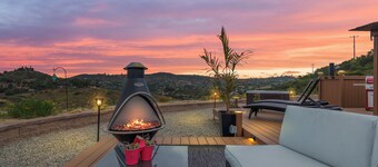AIRSTREAM GLAMPING! Jacuzzi, BBQ & Chill!
