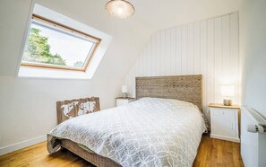 4 bedrooms, travel cot, WiFi