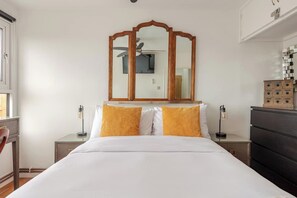 1 chambre, fer et planche à repasser, accès Internet, draps fournis
