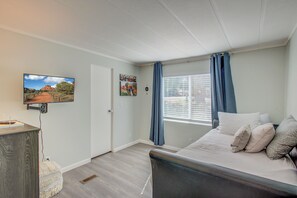 3 Schlafzimmer, Schreibtisch, Bügeleisen/Bügelbrett, Reisekinderbett