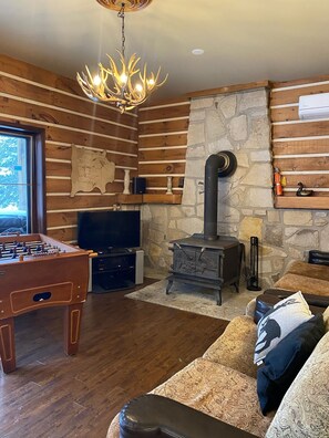 Télévision, cheminée