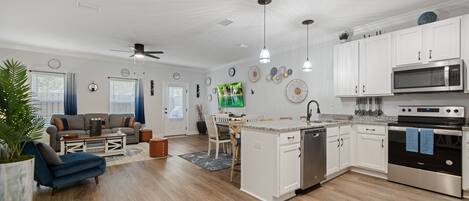 Fridge, oven, stovetop, dishwasher