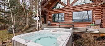 Oden Bay Log Home - Lakefront Retreat with Hot Tub