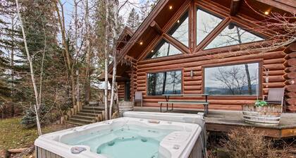 Oden Bay Log Home - Lakefront Retreat with Hot Tub