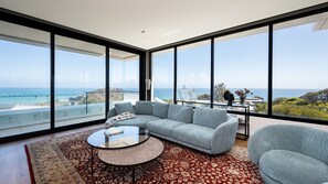 Smart TV, fireplace, stereo, offices