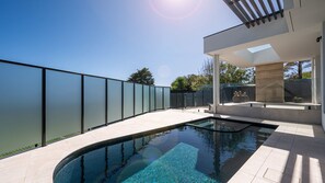 A heated pool - The Crest | Luxe with Pool & Spa (Mount Martha)
