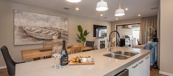 The Peninsula Pearl | Luxury Retreat with Heated Pool