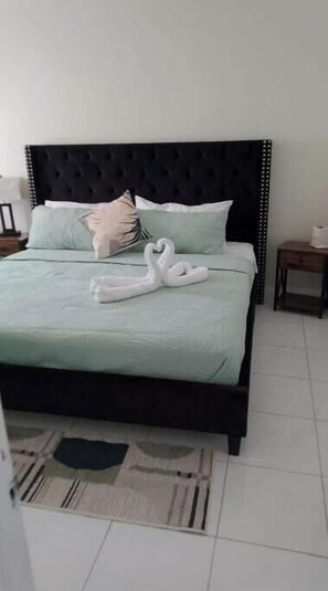 2 soverom, internettilgang og sengetøy