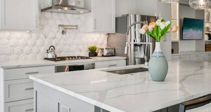 Lakeview Retreat with BBQ Near Kalahari Resort: Walk to Park, Fishing Pier, Updated Kitchen