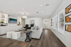 Smart TV, DVD player