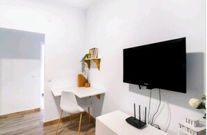 Interior - Apartment near the airport, The Greey's house A (El Calero)