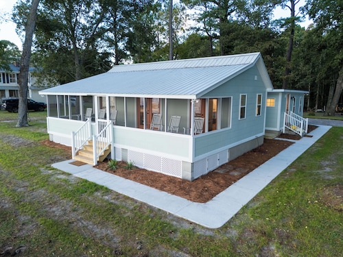 Come Experience Riverside - A Cozy Cottage with Beautiful Pamlico River Views