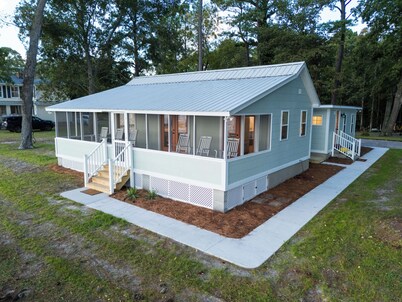 Come Experience Riverside - A Cozy Cottage with Beautiful Pamlico River Views