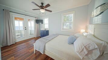 3 makuuhuonetta, silitysrauta/-lauta, ilmainen Wi-Fi, vuodevaatteet