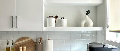 ميكروويف، فرن، موقد طهي مسطح، غسالة أطباق