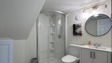 Toallas, jabón y papel higiénico