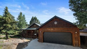 Unclassified image, 2 of 32, button - The Wolf House-Best Mountain View’s. (Big Bear Lake)