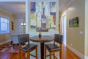 Dining - Wine & Dine Downtown Healdsburg | Walk Everywhere (Healdsburg)
