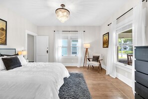 4 soverom, strykejern/-brett, wi-fi og sengetøy