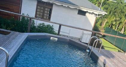 Les Alpinias bois lomard 97180Sainte Anne