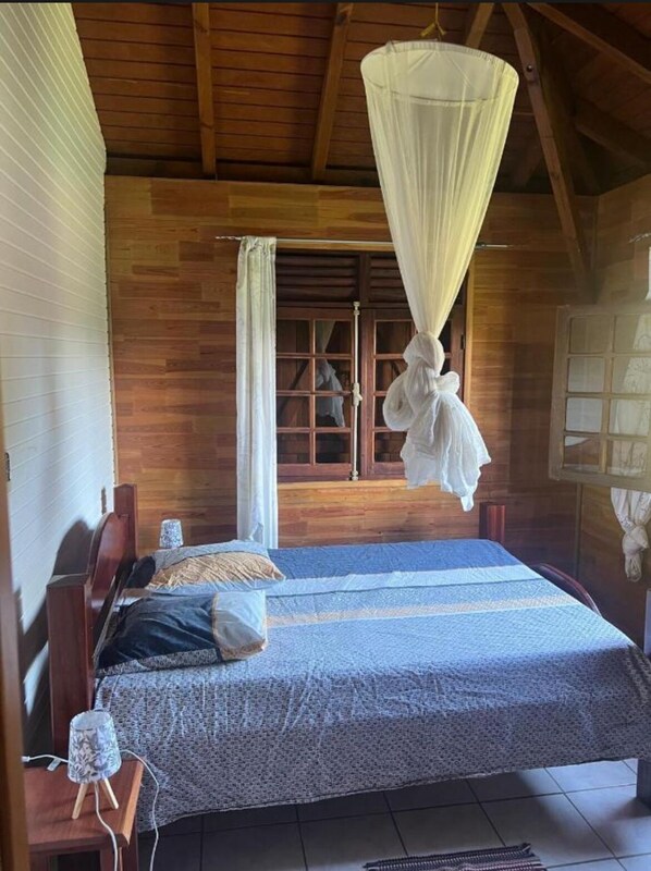 2 Schlafzimmer, BĂŒgeleisen/BĂŒgelbrett, WLAN, BettwĂ€sche