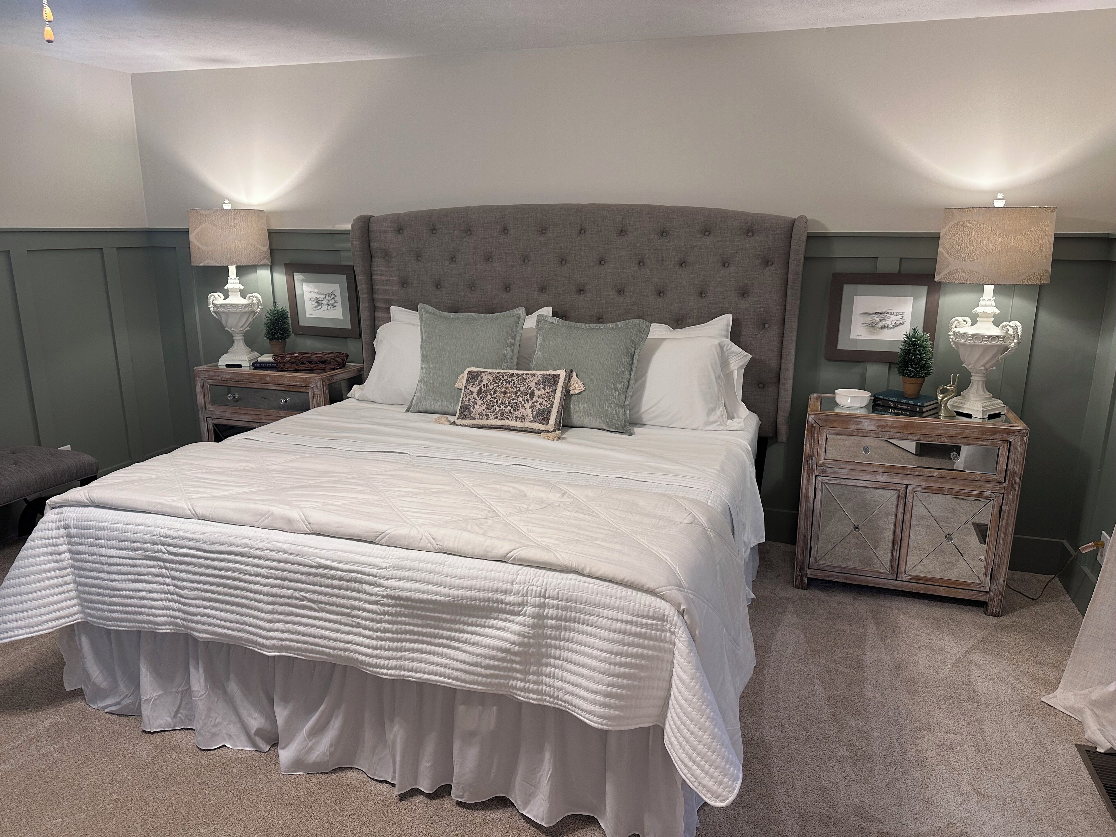 3 habitaciones, tabla de planchar con plancha, wifi y ropa de cama 