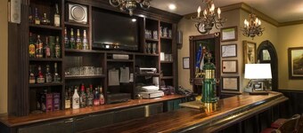 1 Queen Bed – Room 4 - Hearthstone Inn Boutique Hotel Halifax – Dartmouth