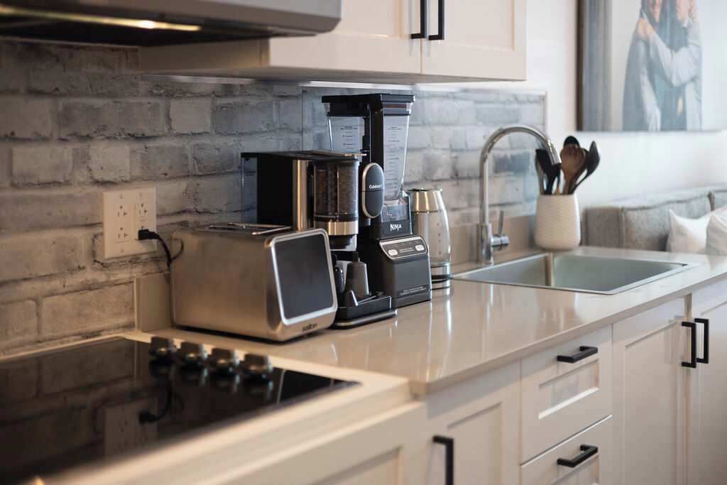 Fridge, microwave, coffee/tea maker, toaster