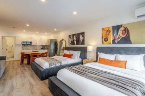 Silitysrauta/-lauta, Wi-Fi, vuodevaatteet