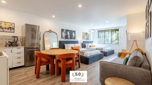 Interior - Urban Nook MTL – Warm 1BR in the City’s Core (Montréal)