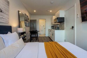 1 quarto, ferros/tábuas de passar roupa, Wi-Fi, roupa de cama