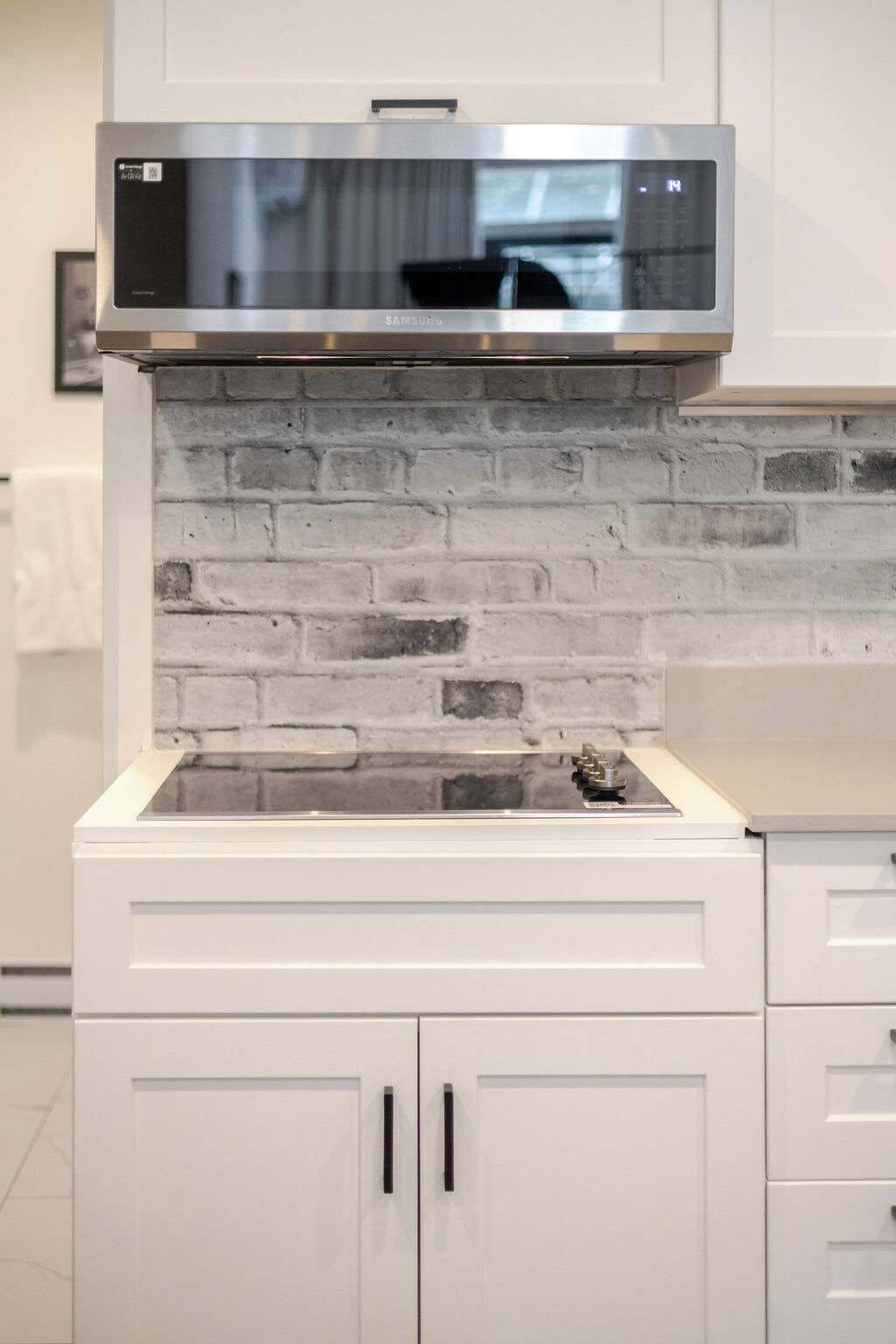 Fridge, microwave, dishwasher, coffee/tea maker