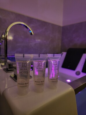 Deluxe Suite, City View