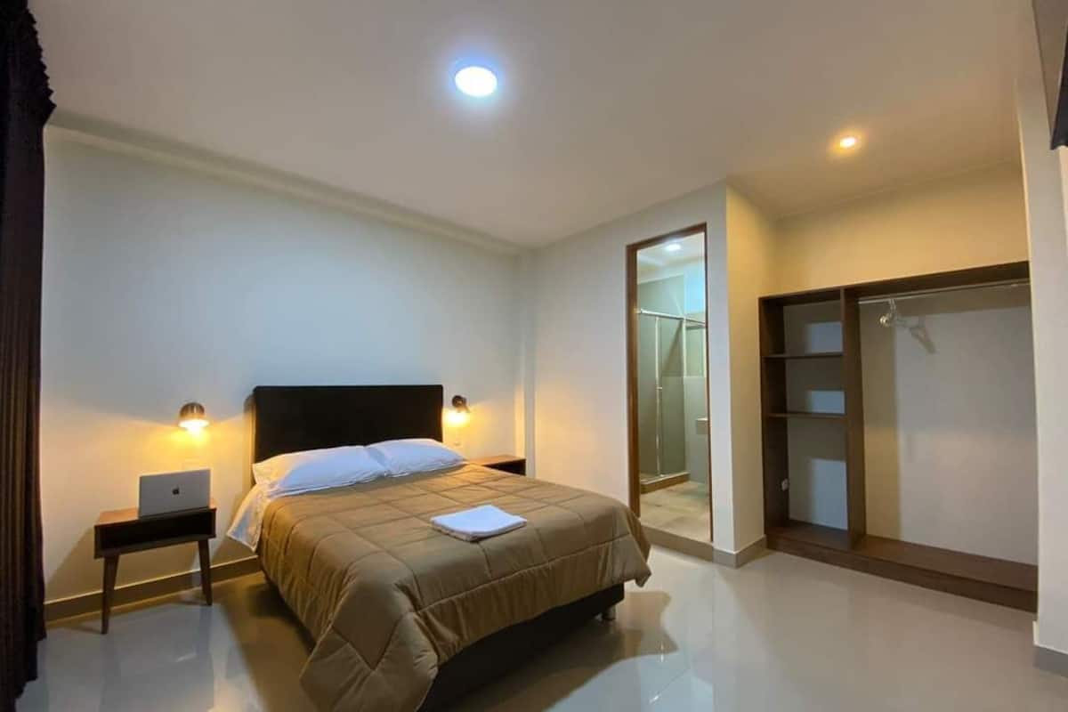 Escritorio y wifi gratis