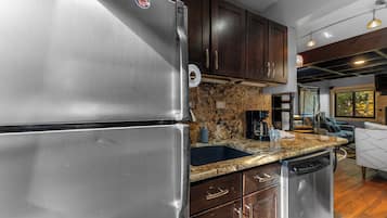Condo (1 Bedroom) | Property amenity