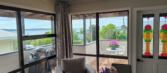 Snells Beach  House 6 min walk to beach and playground