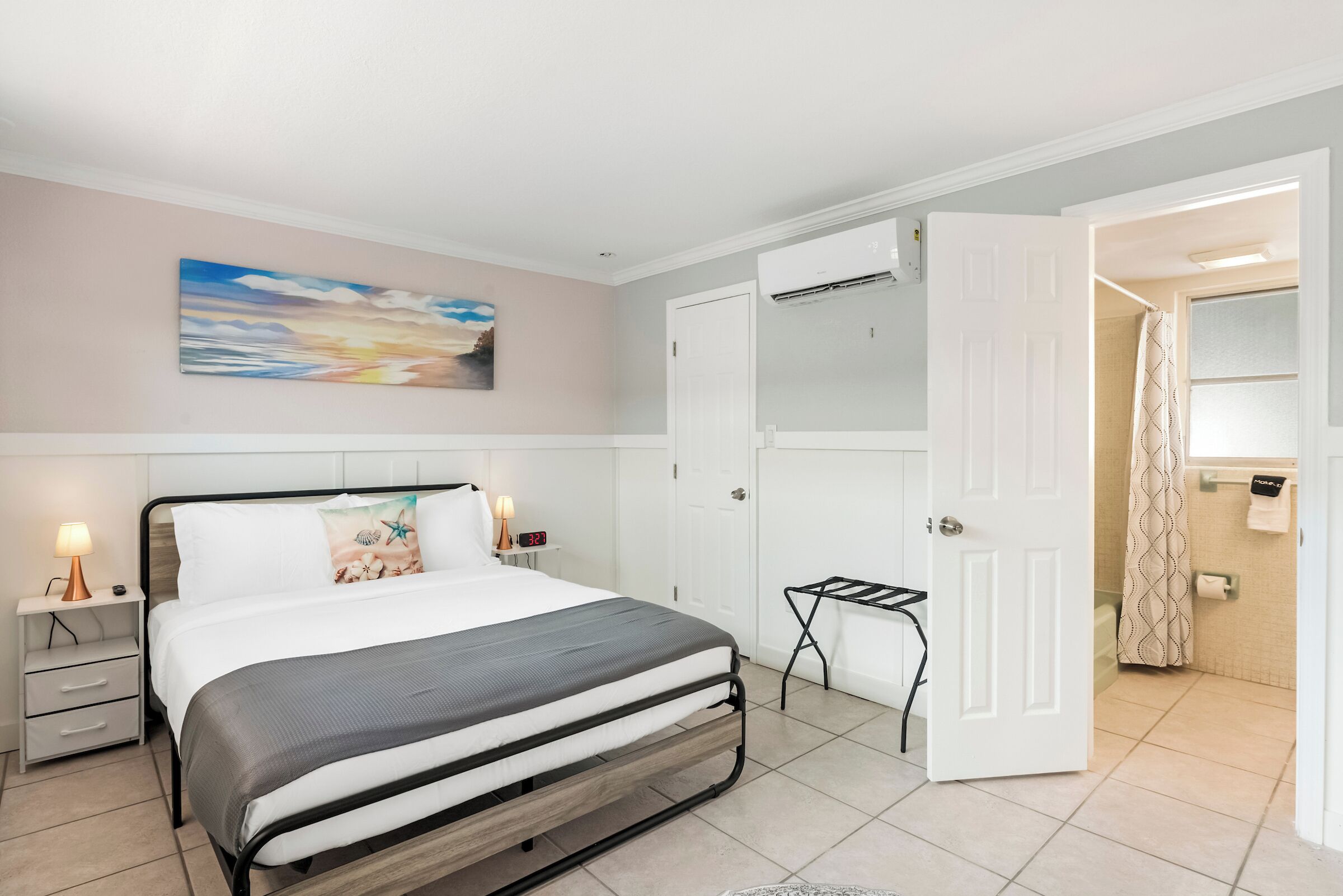 1 chambre, fer et planche à repasser, accès au Wi-Fi (inclus)
