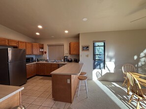 微波炉、烤箱、炉灶、洗碗机