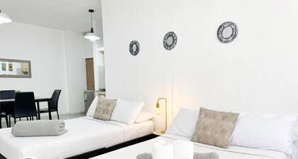 Studio In La Rebeca Circunvalar / Parceros Group