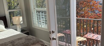 3-bedroom apartment in charming Roselle with AC and private parking